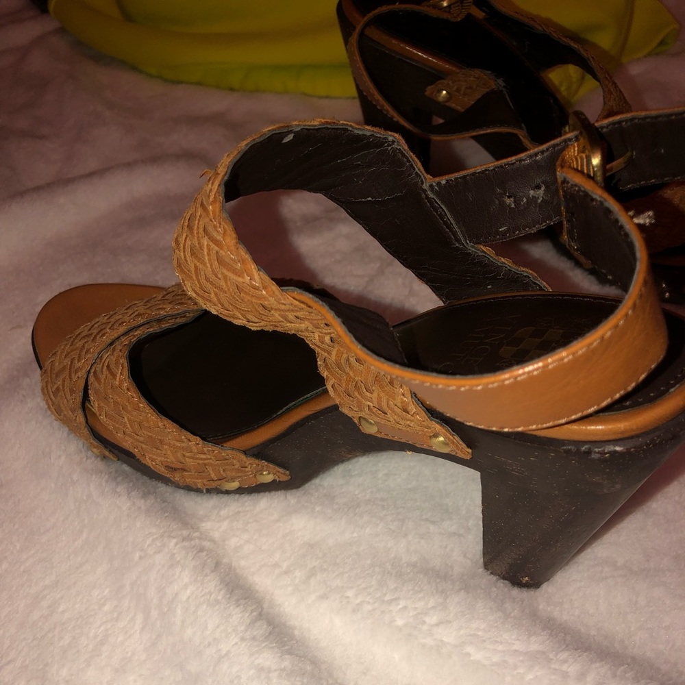Vince Camuto size 8 heels - Picture 3 of 4